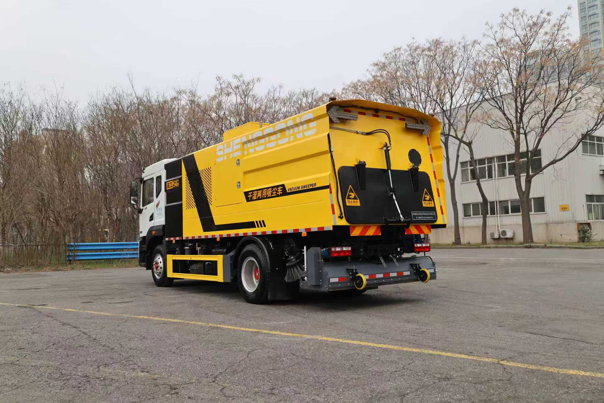 HGY5186TXCD6型干湿两用吸尘车